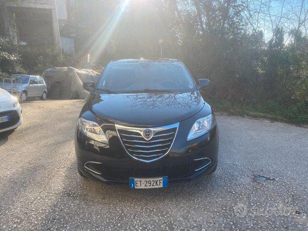 LANCIA YPSILON 1.3MJT 95CV 5 PORTE S&S SILVER.