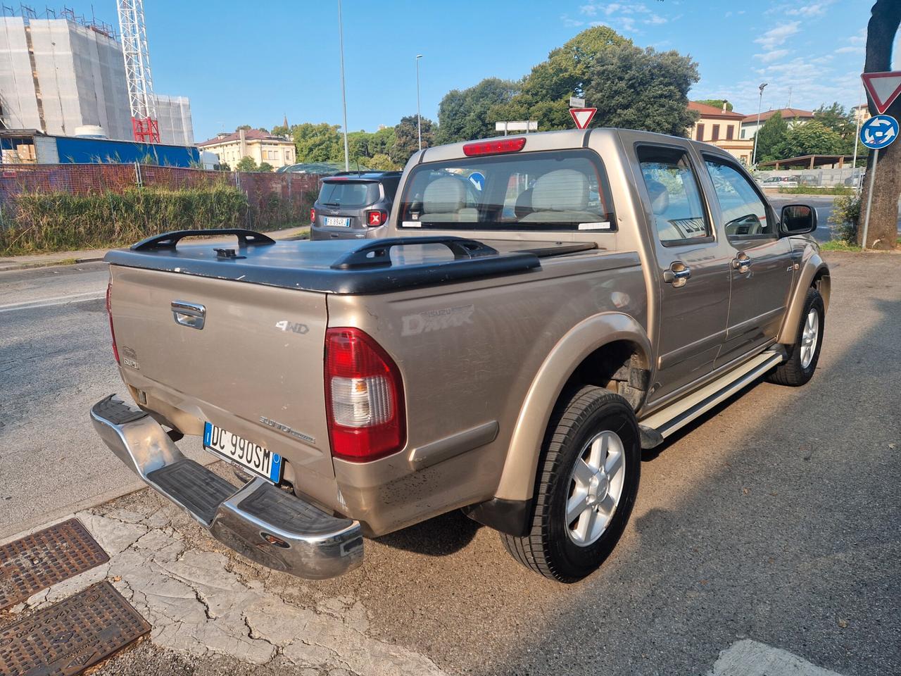 Isuzu D-Max 2.5 TD cat Space Cab 4WD Pick-up LS