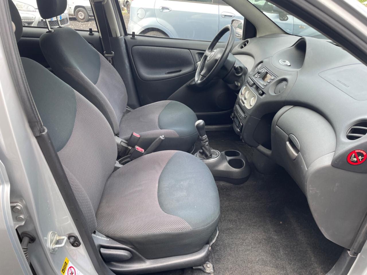 Toyota Yaris 1.4 tdi D-4D cat 5 porte Sol