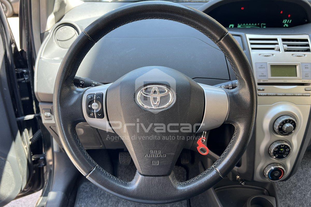 TOYOTA Yaris 1.0 5 porte Sol