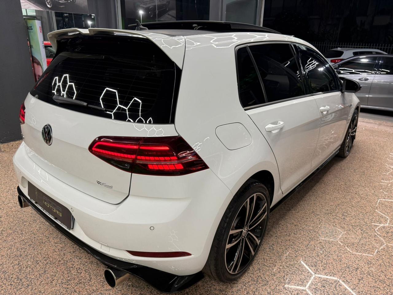 Volkswagen Golf 2.0 GTD TDI DSG CON TETTO 5p. Highline BlueMotion Technology