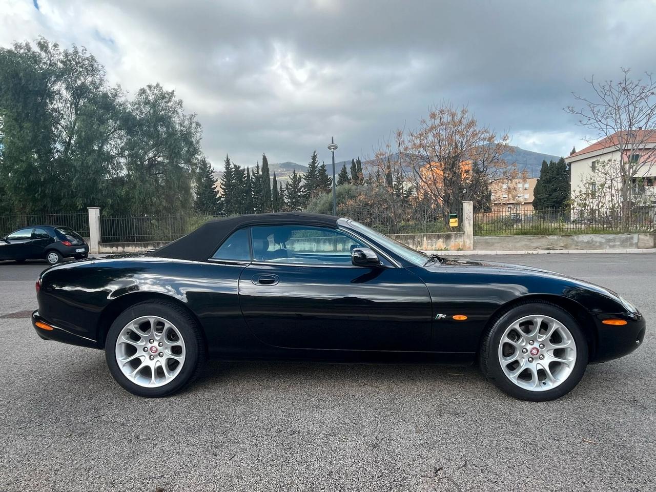 MAGNIFICA JAGUAR XKR CABRIO 363 CV - 8 CILINDRI - ASI - 125000 KM - DA VEDERE.