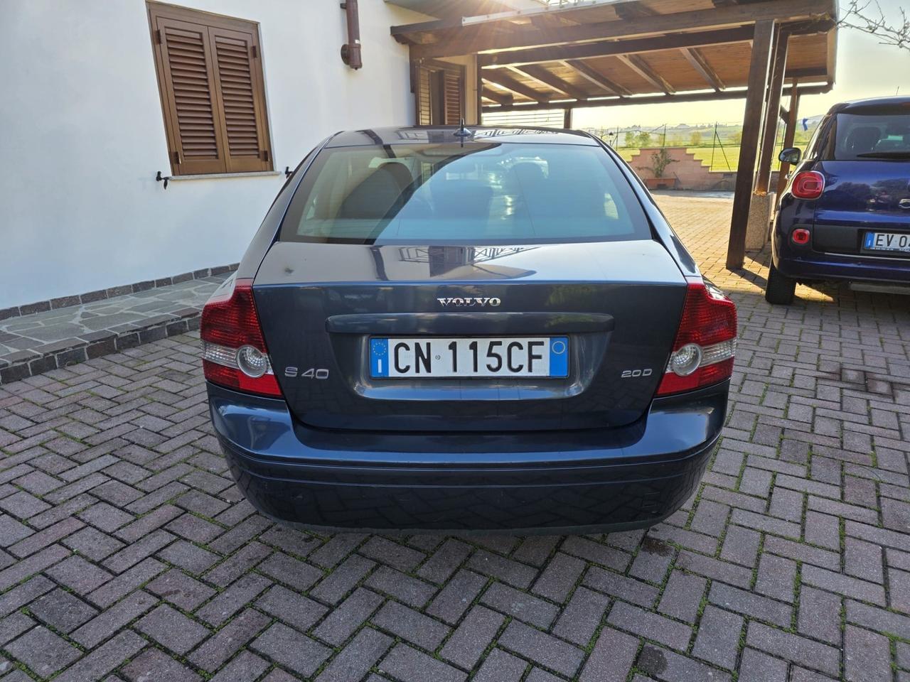Volvo S40 2.0 D cat Summum