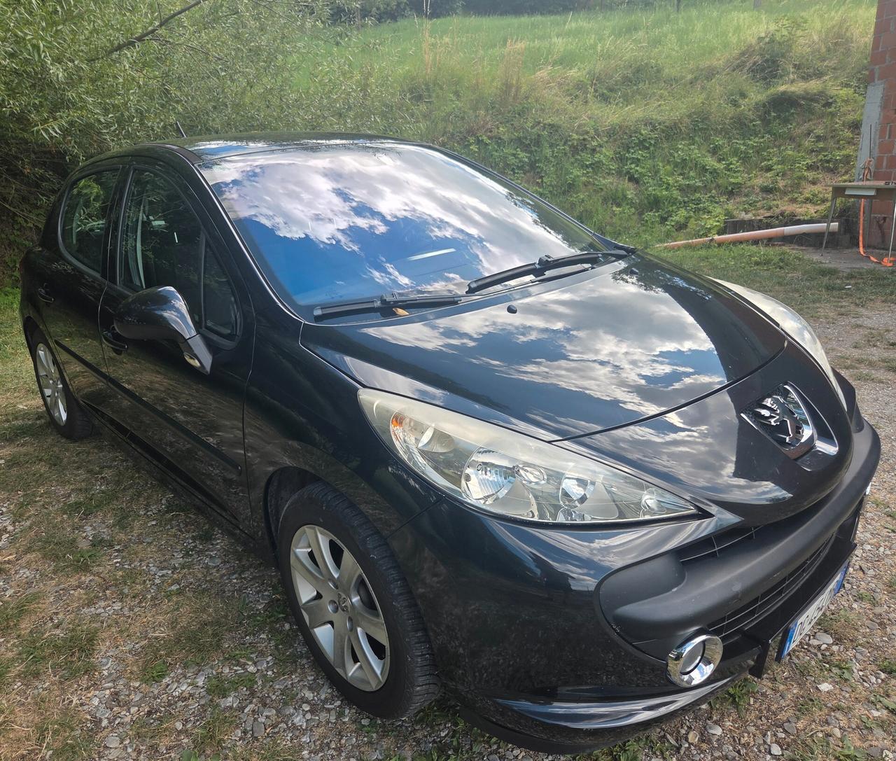 Peugeot 207 1.6 HDi 90CV 5 porte