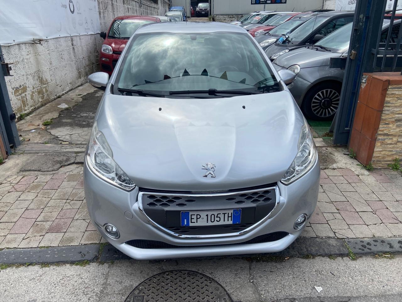 Peugeot 208 1.4 HDi 68 CV 5 porte Allure automatico