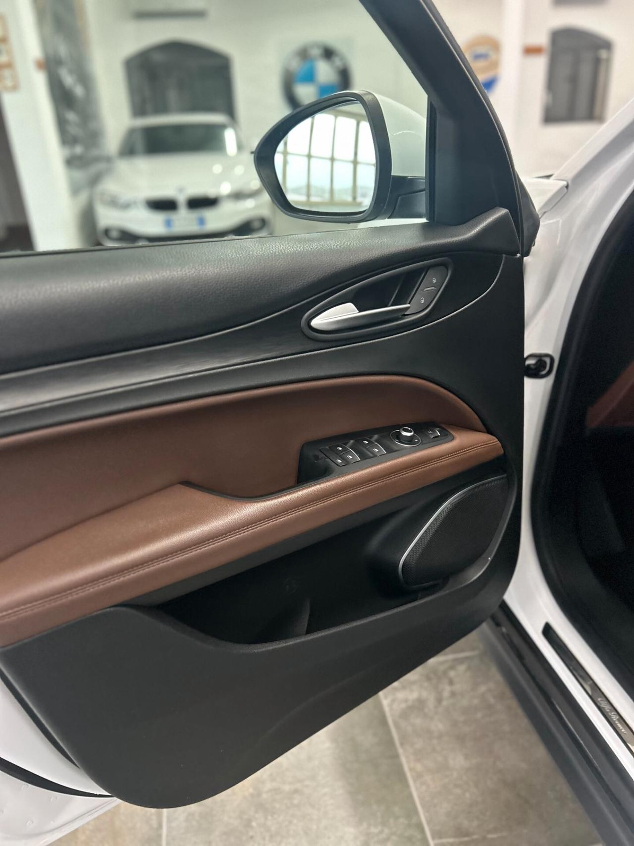 Alfa Romeo Stelvio 2.2 Turbodiesel 210 CV AT8 Q4 Super