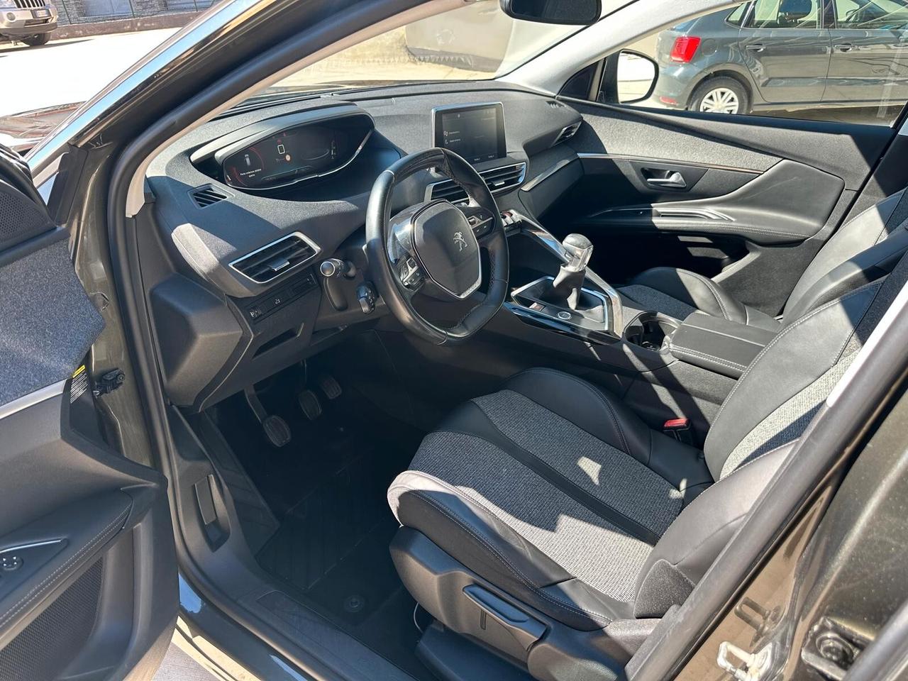 Peugeot 3008 BlueHDi 120 S&S Allure