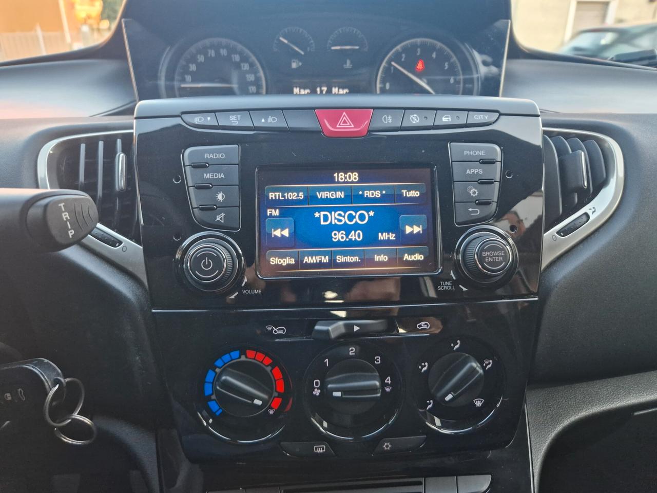 Lancia Ypsilon 1.2 70CV "64.100 km" Bluetooth, Sensori posteriori