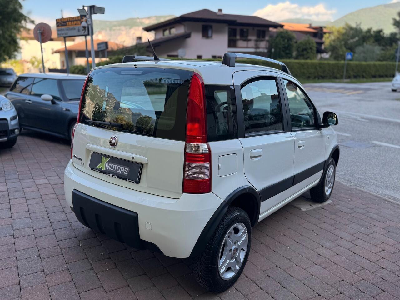 Fiat Panda 1.3 MJT 16V DPF 4x4 Climbing
