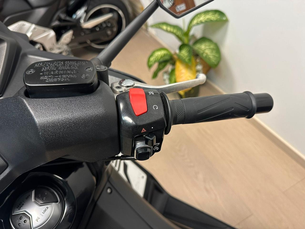 YAMAHA T-MAX T MAX 530 2016 DA 99€ AL MESE