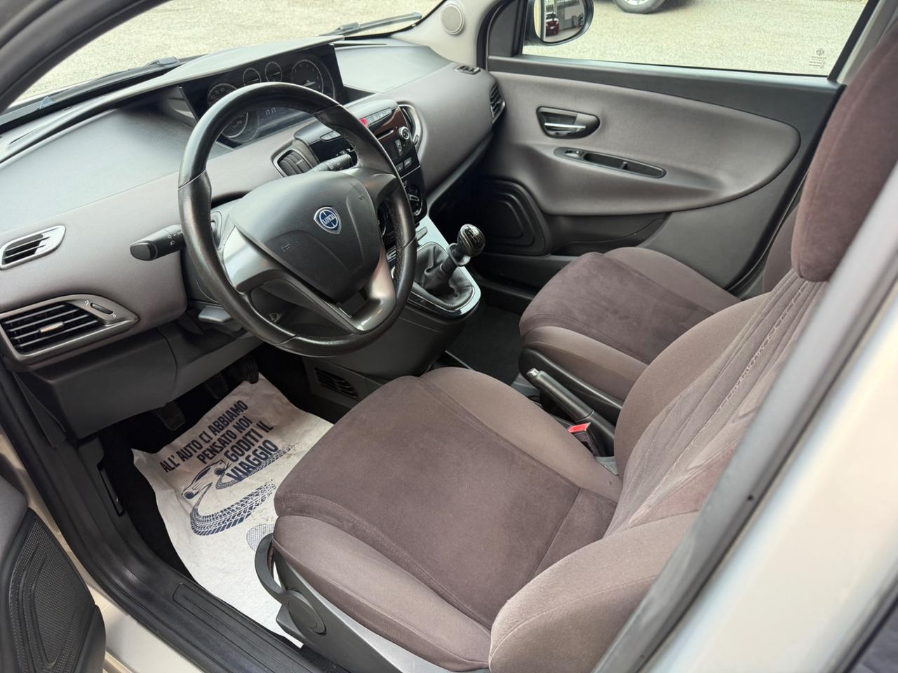 Lancia Ypsilon 1.2 69 CV 5 porte S&S Gold