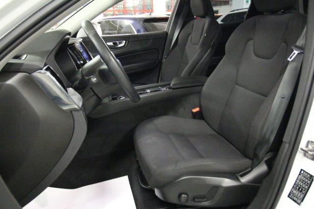 VOLVO XC60 B4 (d) AWD Geartronic Business