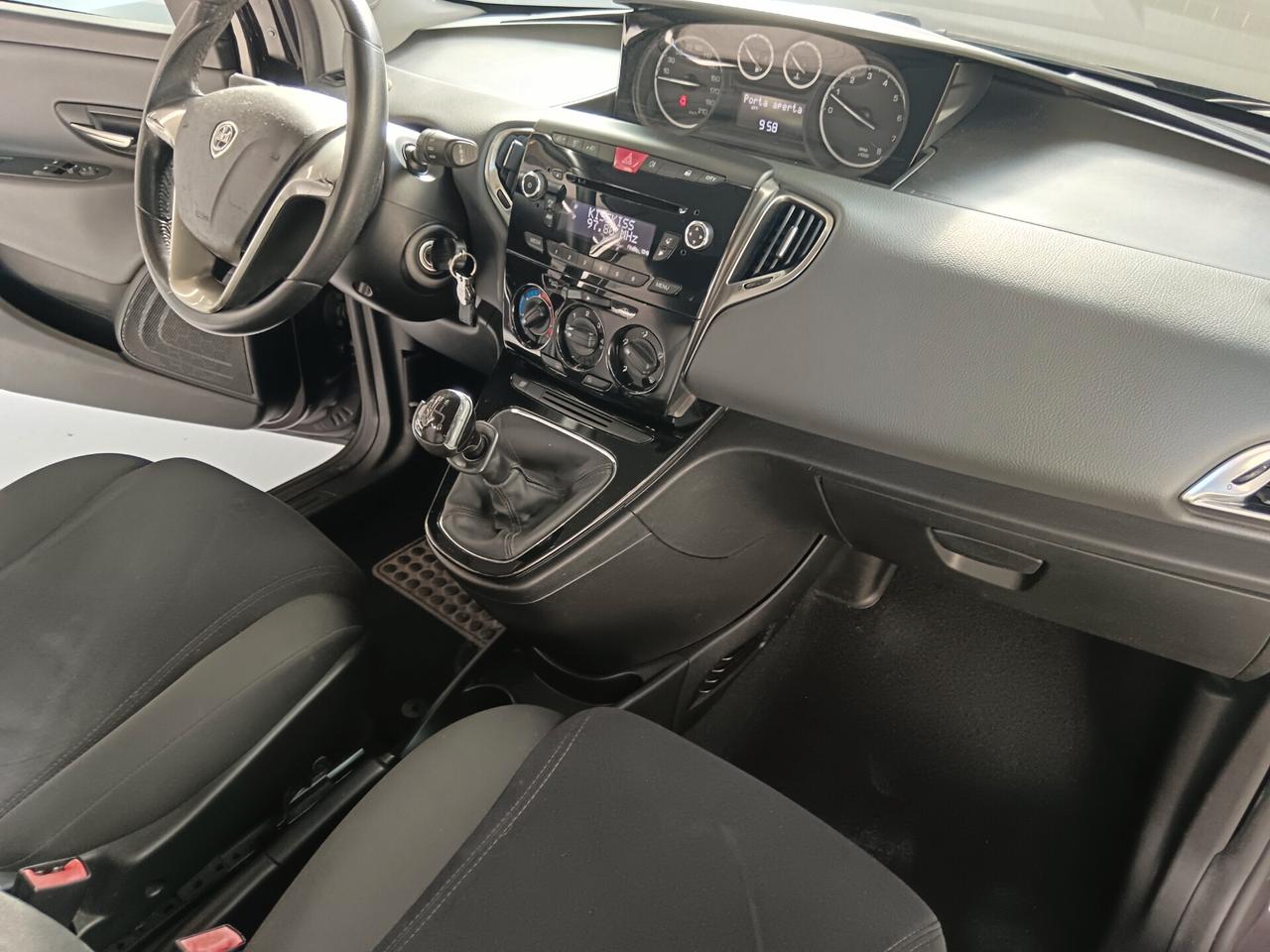 Lancia Ypsilon 1.2 69 CV 5 porte Gold