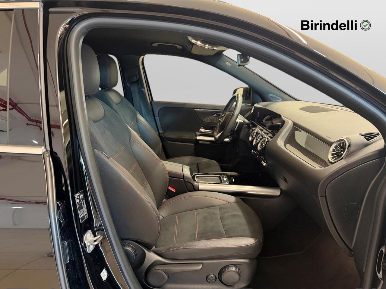 Mercedes-Benz GLA (H247) - GLA 200 d Automatic AMG Line Premium