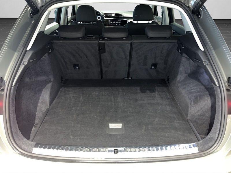 Audi Q3 35 TFSI S tronic S line Led Matrix Camera 18"