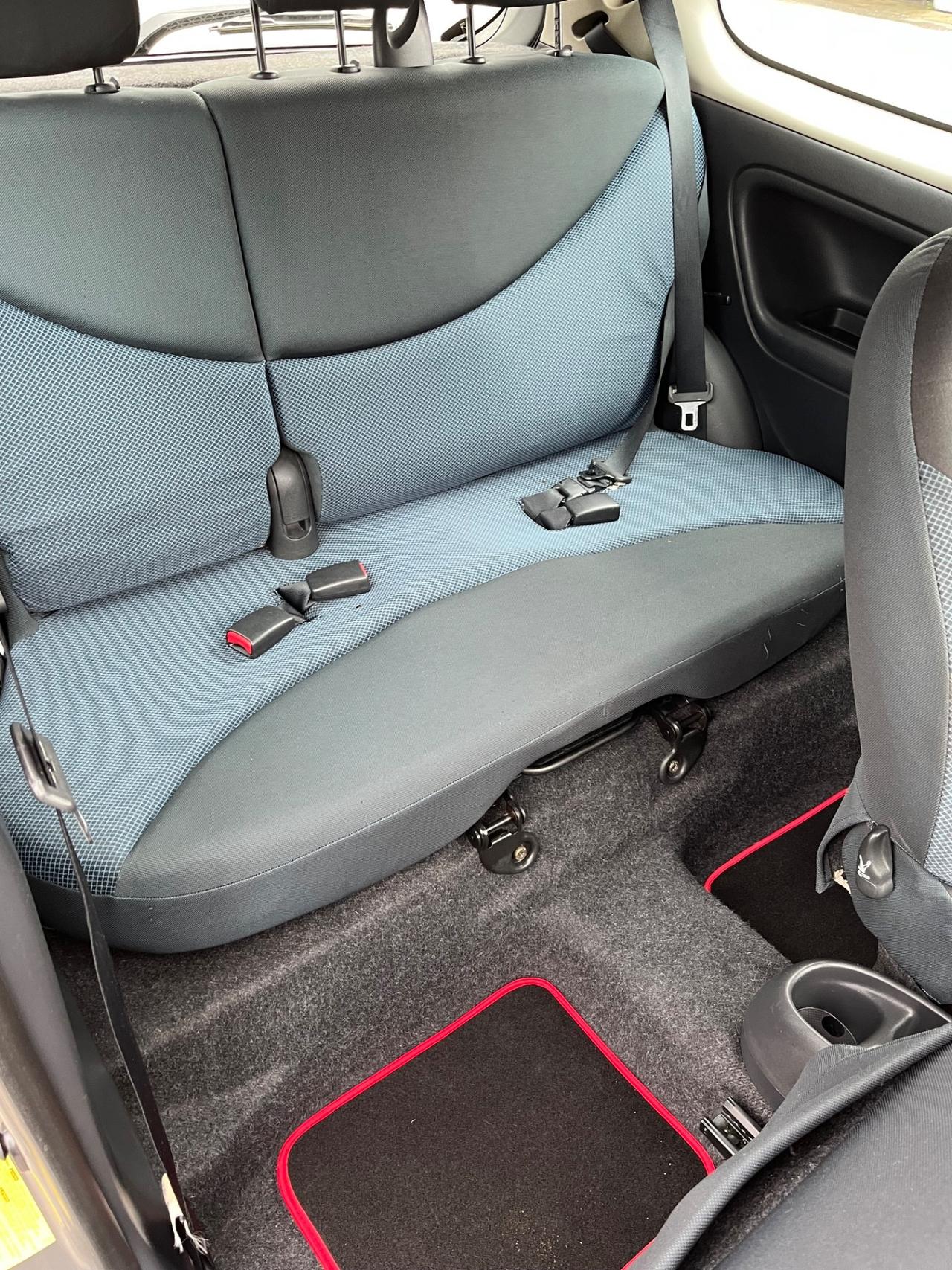 Toyota Yaris 1.0i