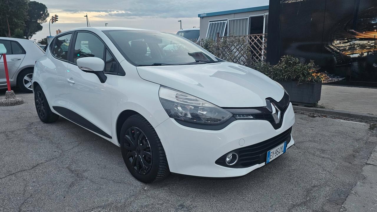 Renault Clio 1.2 75CV 5 porte Costume National