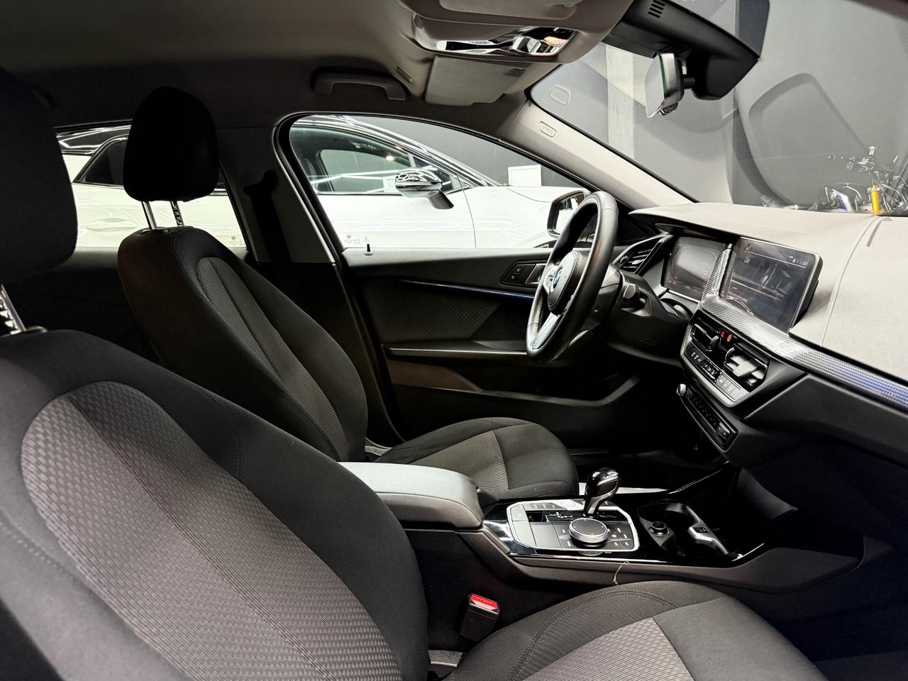 Bmw 118 118d 5p. Business Advantage