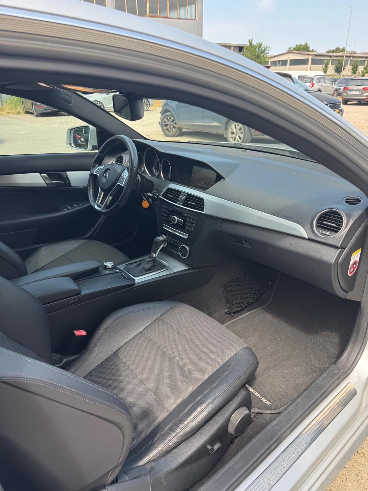 Mercedes-benz C 250 benzina 2012 AMG