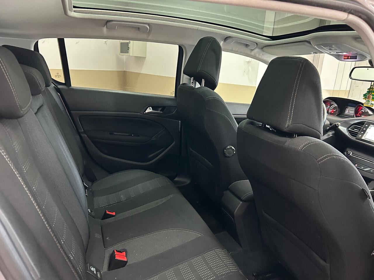 Peugeot 308 1.6 HDi 115 CV Allure