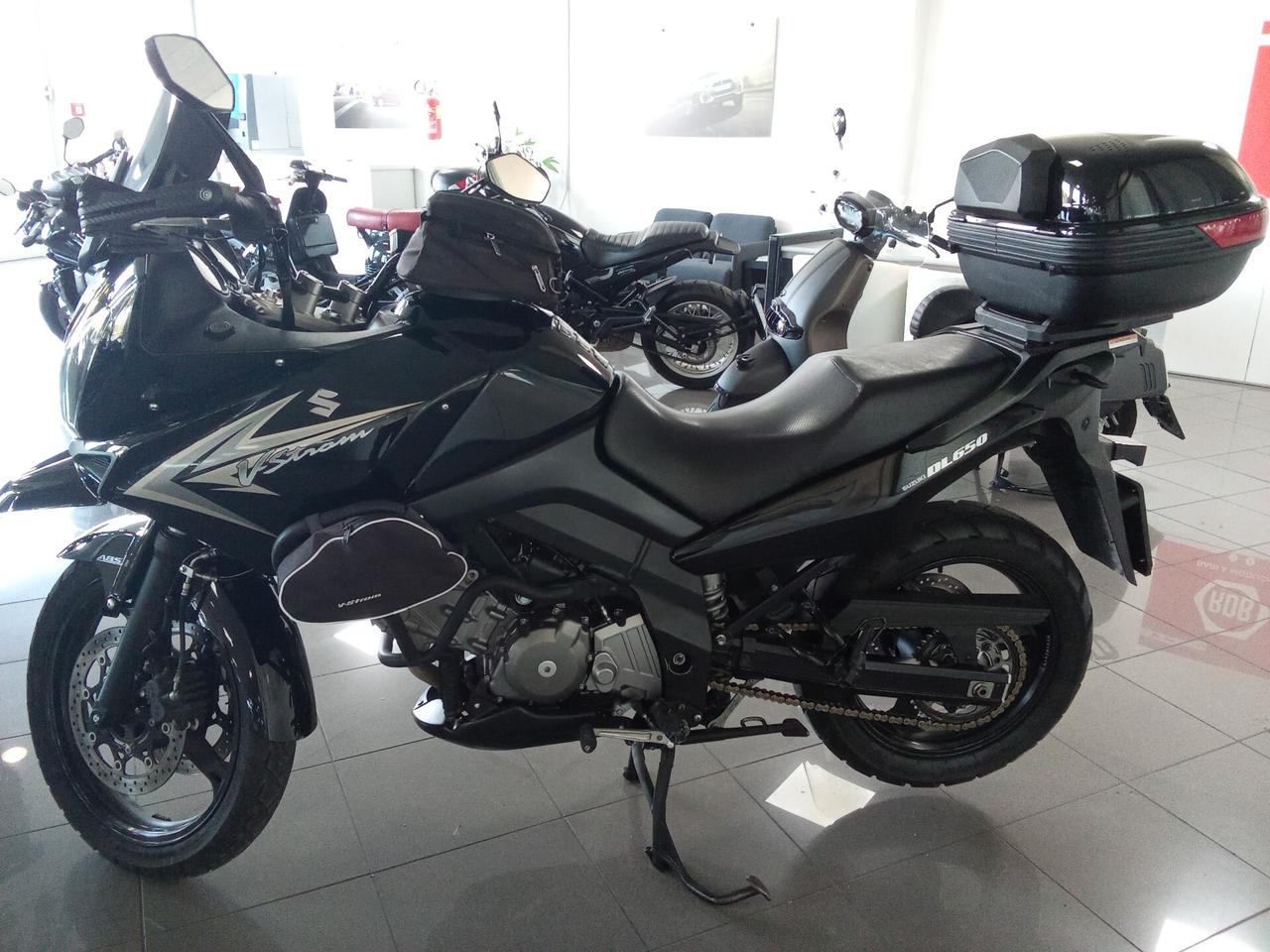 Suzuki V Strom DL 650 Con Bauletto