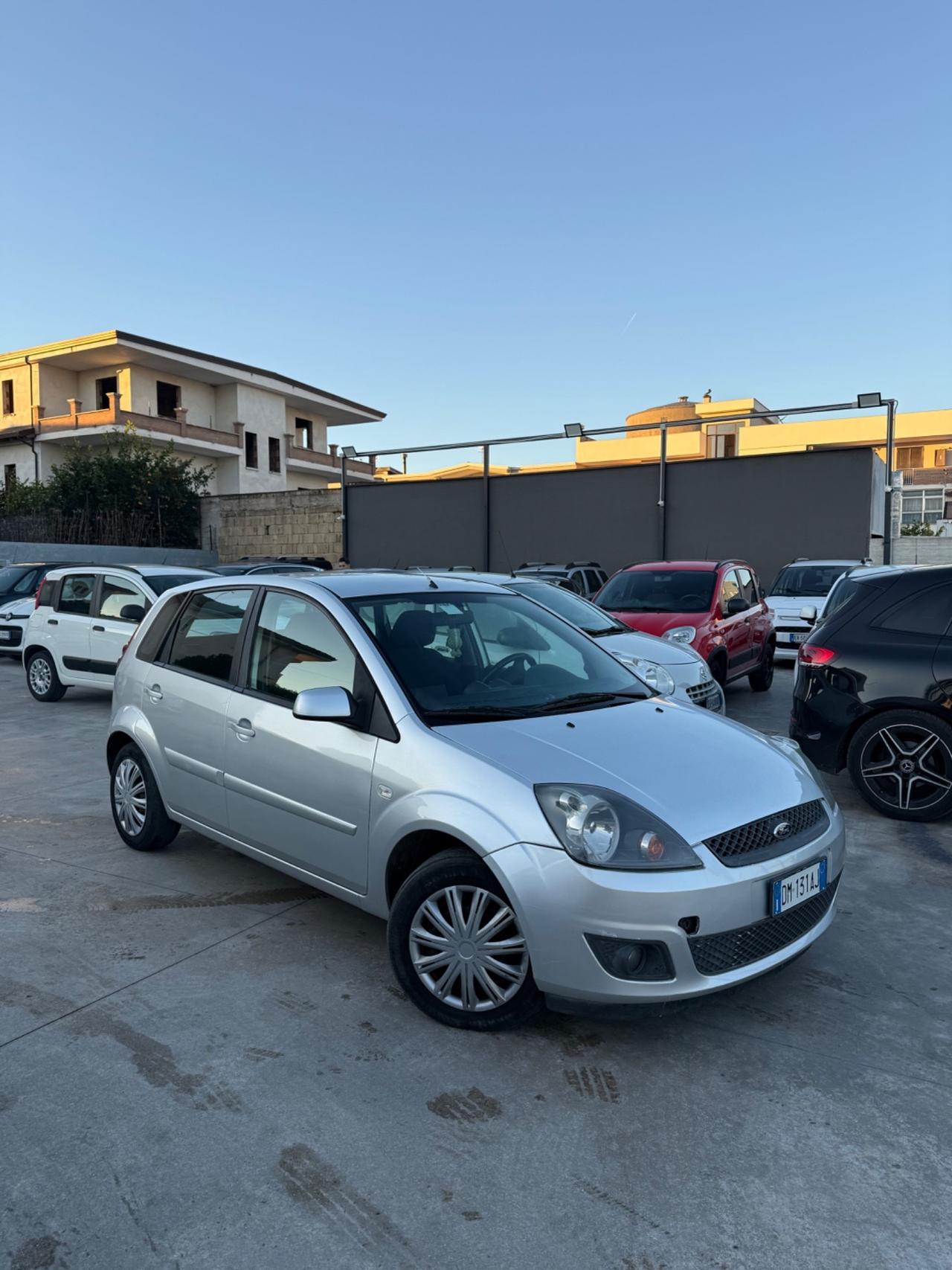 Ford Fiesta 1.4 TDCi 5p. Ghia