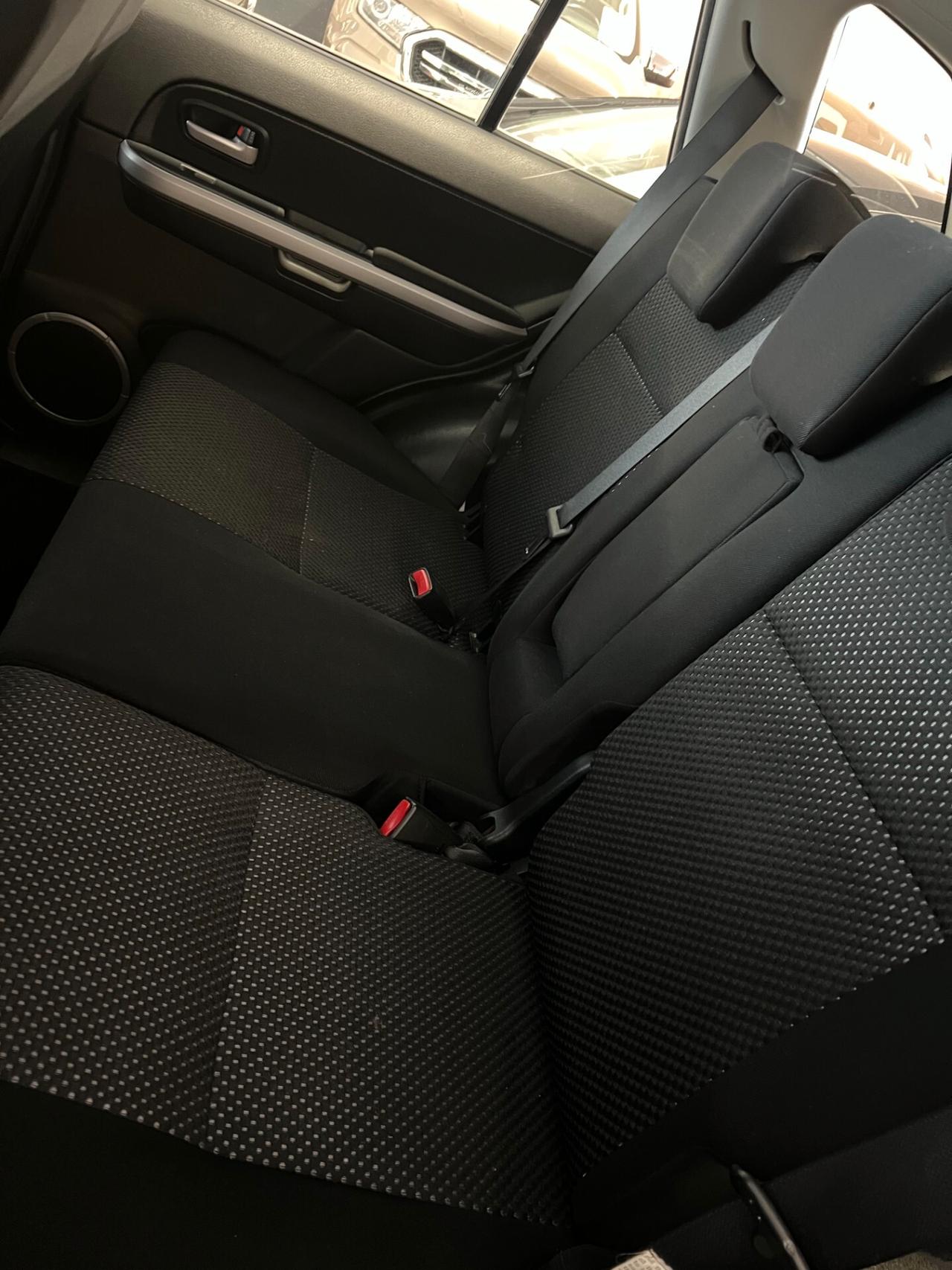 Suzuki Grand Vitara Grand Vitara 1.9 DDiS 4x4 GANCIO TRAINO/AHK Neopatentati