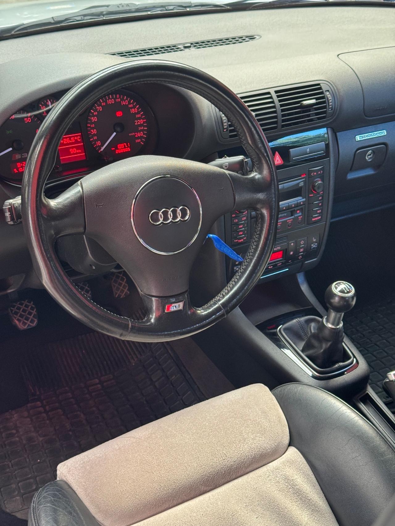 Audi A3 1.8 turbo 20V cat 3p. Attraction