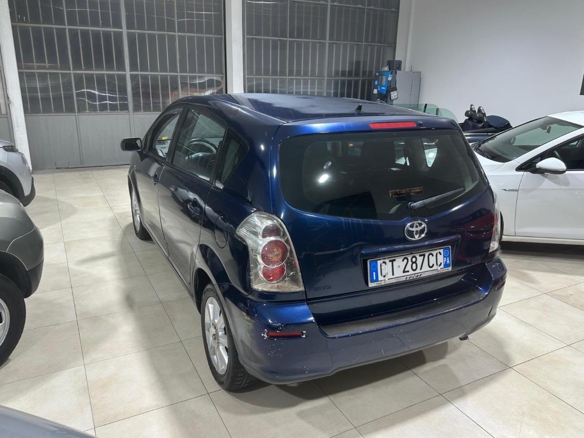 TOYOTA - Corolla - Verso 2.2 16V D-4D Sol