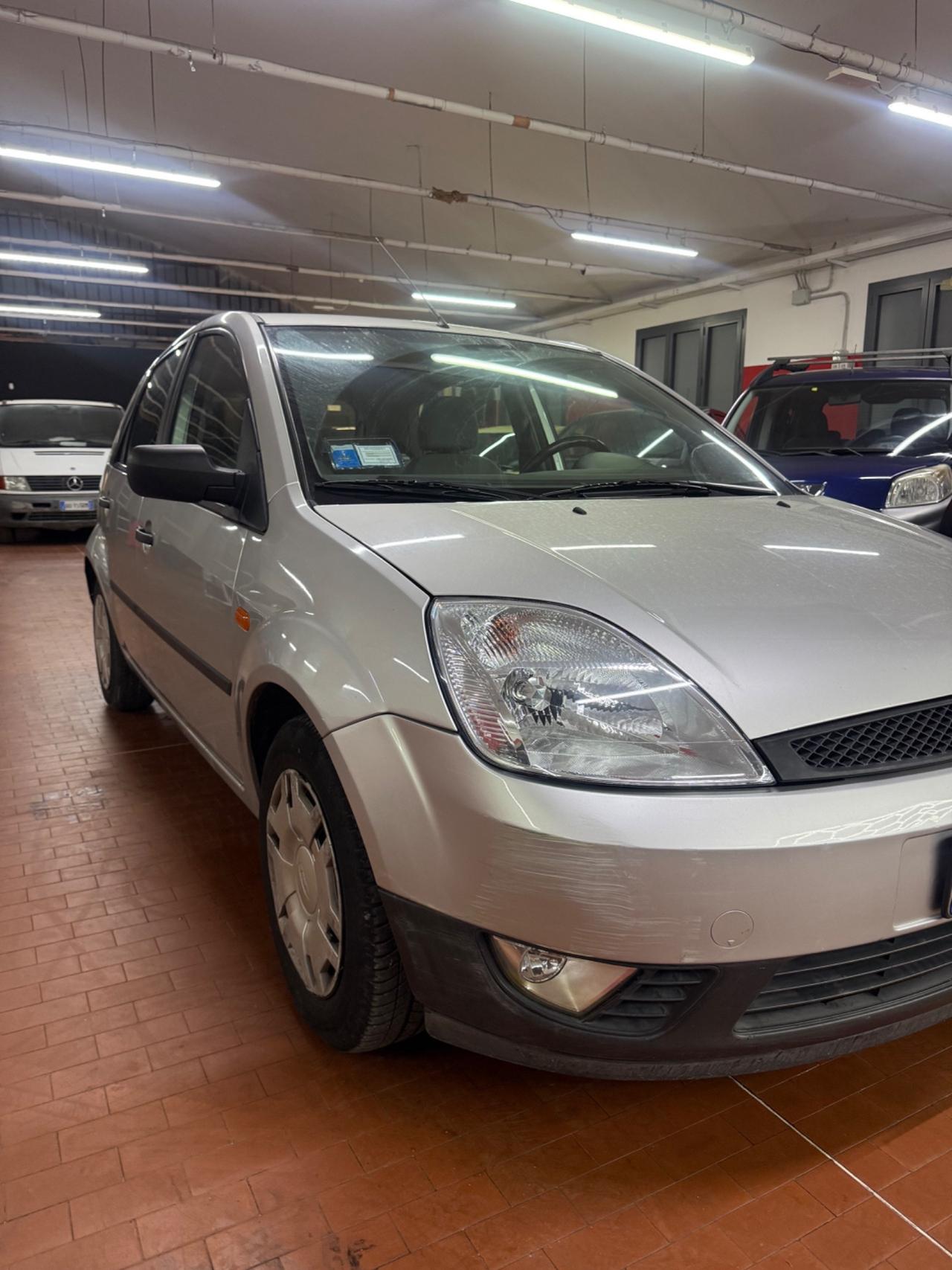 Ford Fiesta 1.2 16V 5p. Ghia