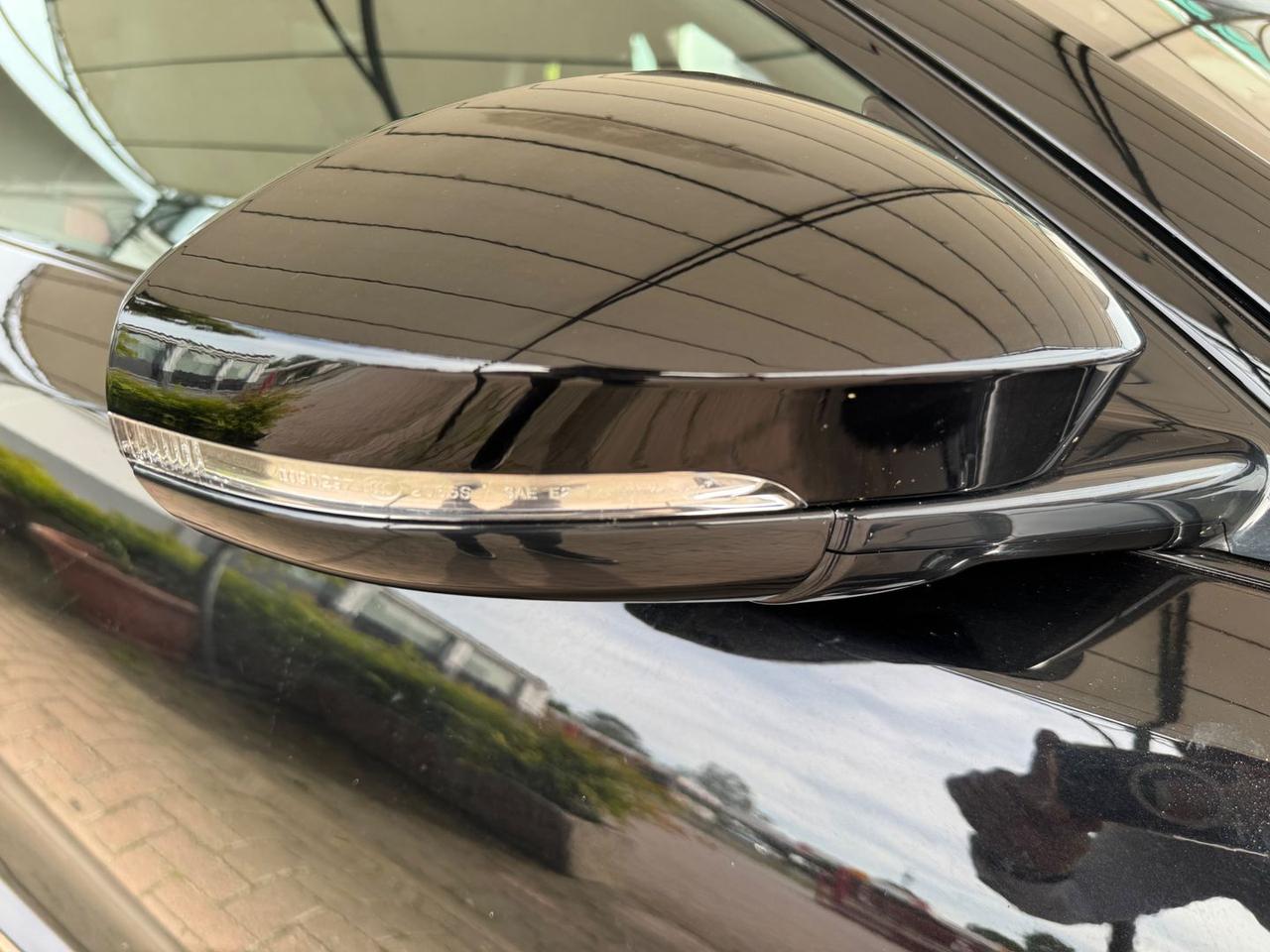 Jaguar F-Pace R-Dynamic Black 2.0 P 300