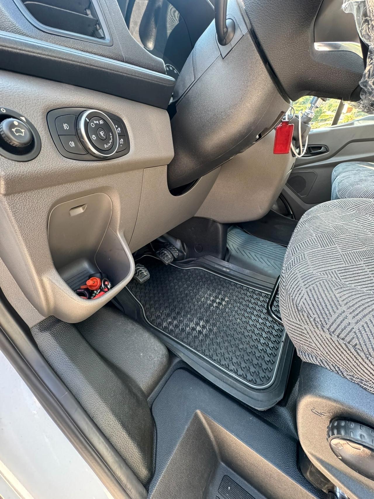 Ford Transit CARO ATTREZZI trasporto veicoli patente B