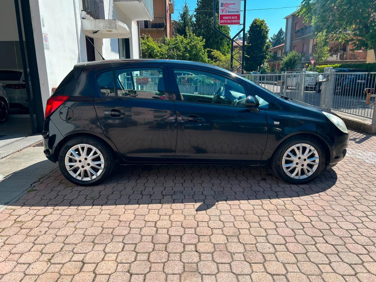 Opel Corsa 1.2 Edition Benzina/Metano