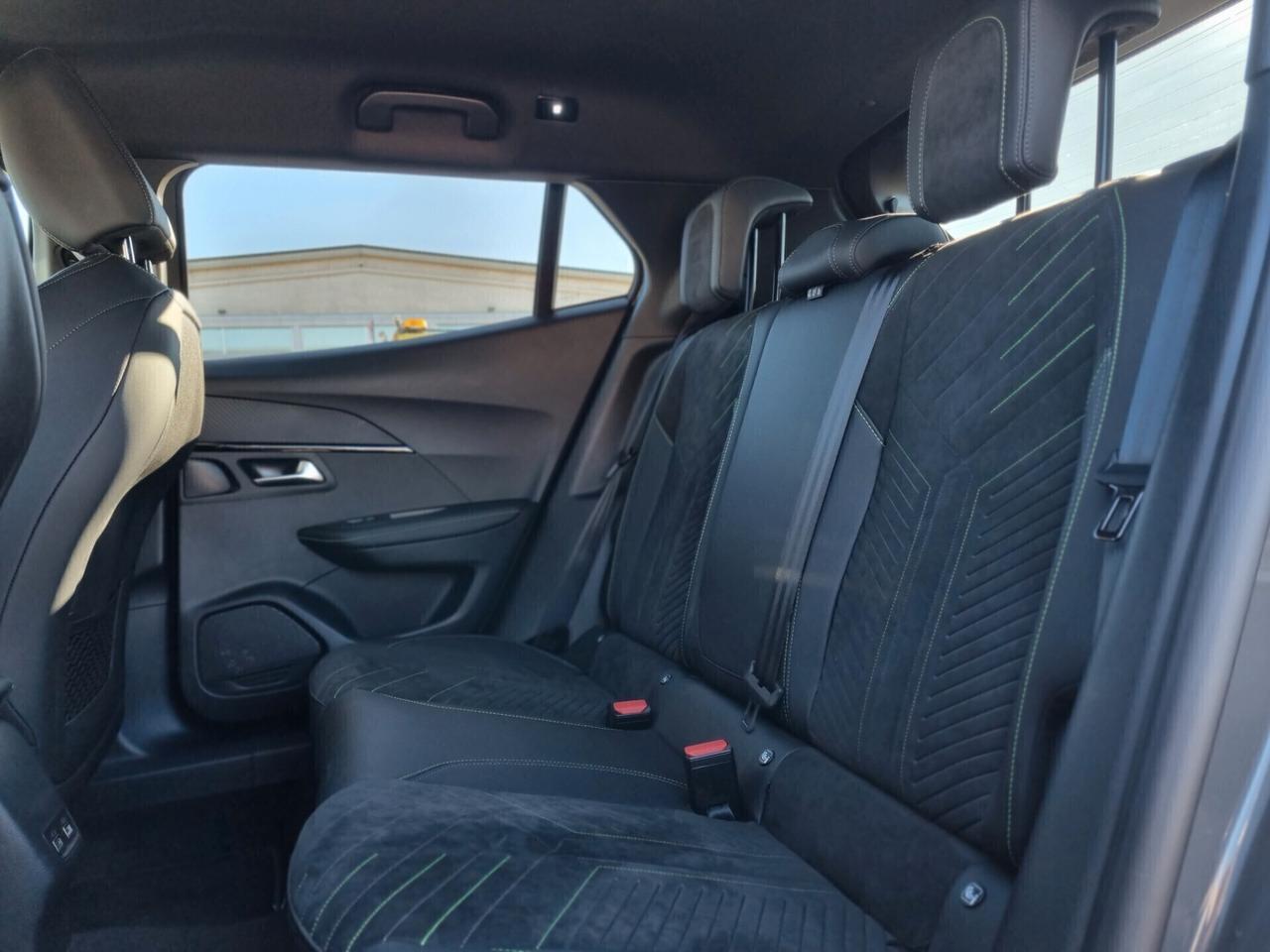 Peugeot 2008 PureTech 130 S&S EAT8 GT