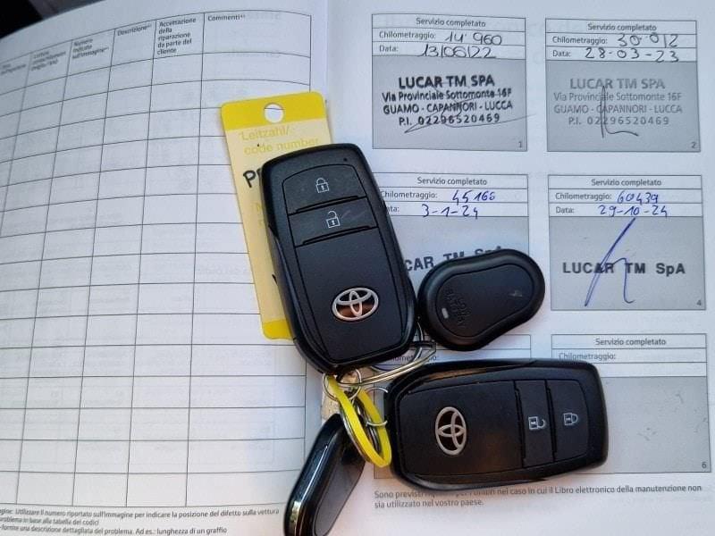 Toyota Yaris 4ª serie 1.5 Hybrid 5 porte Trend