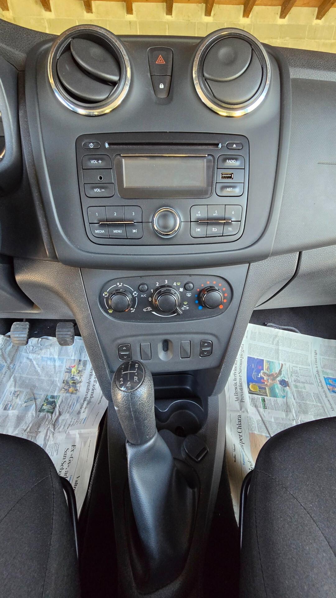 DACIA SANDERO GPL TENUTA MOLTO BENE