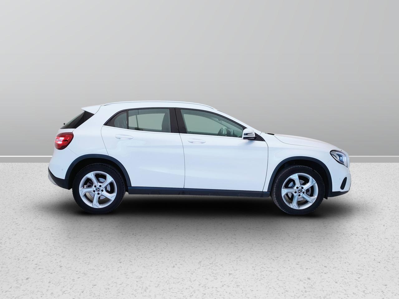 Mercedes-Benz GLA-X156 2017 - GLA 180 d Sport auto