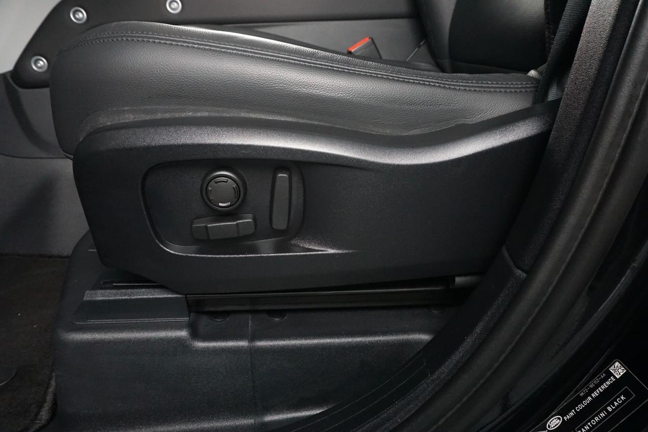 Land Rover Defender 110 3.0D I6 200 CV AWD Auto X-Dynamic SE