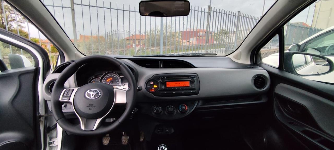 Toyota Yaris 1.0 5 porte Active