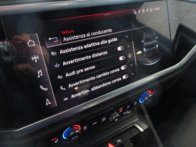 Audi Q3 SUV (35) Blackline 2.0 TDI 150CV S-Tronic