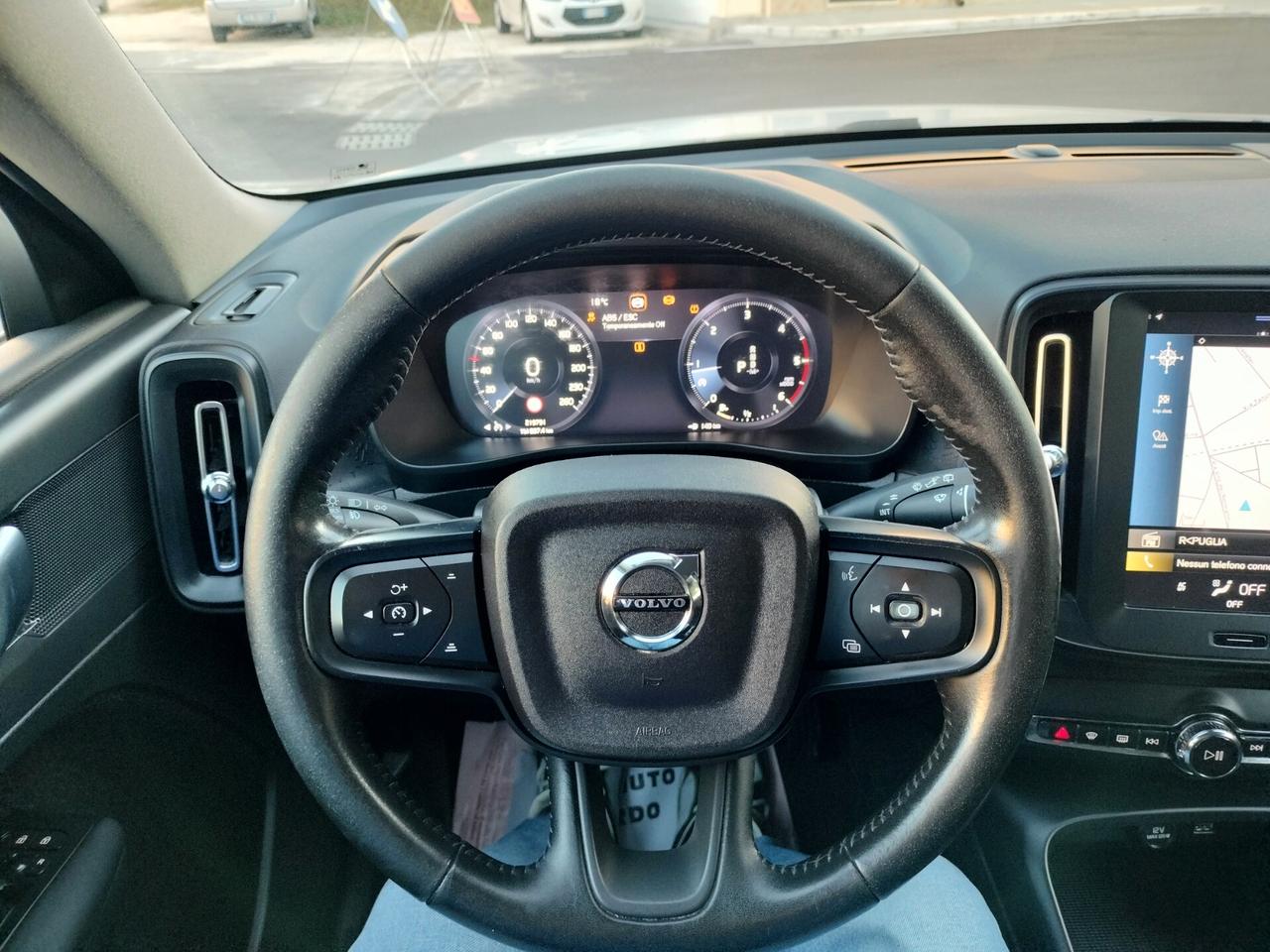 Volvo XC40 D3 AWD Geartronic Momentum