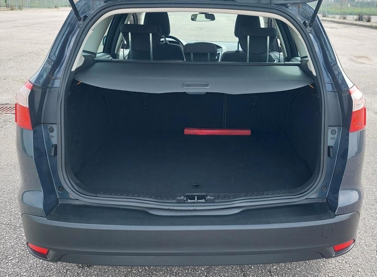 FORD FOCUS SW - SPAZIOSA PER LAVORO E FAMIGLIA