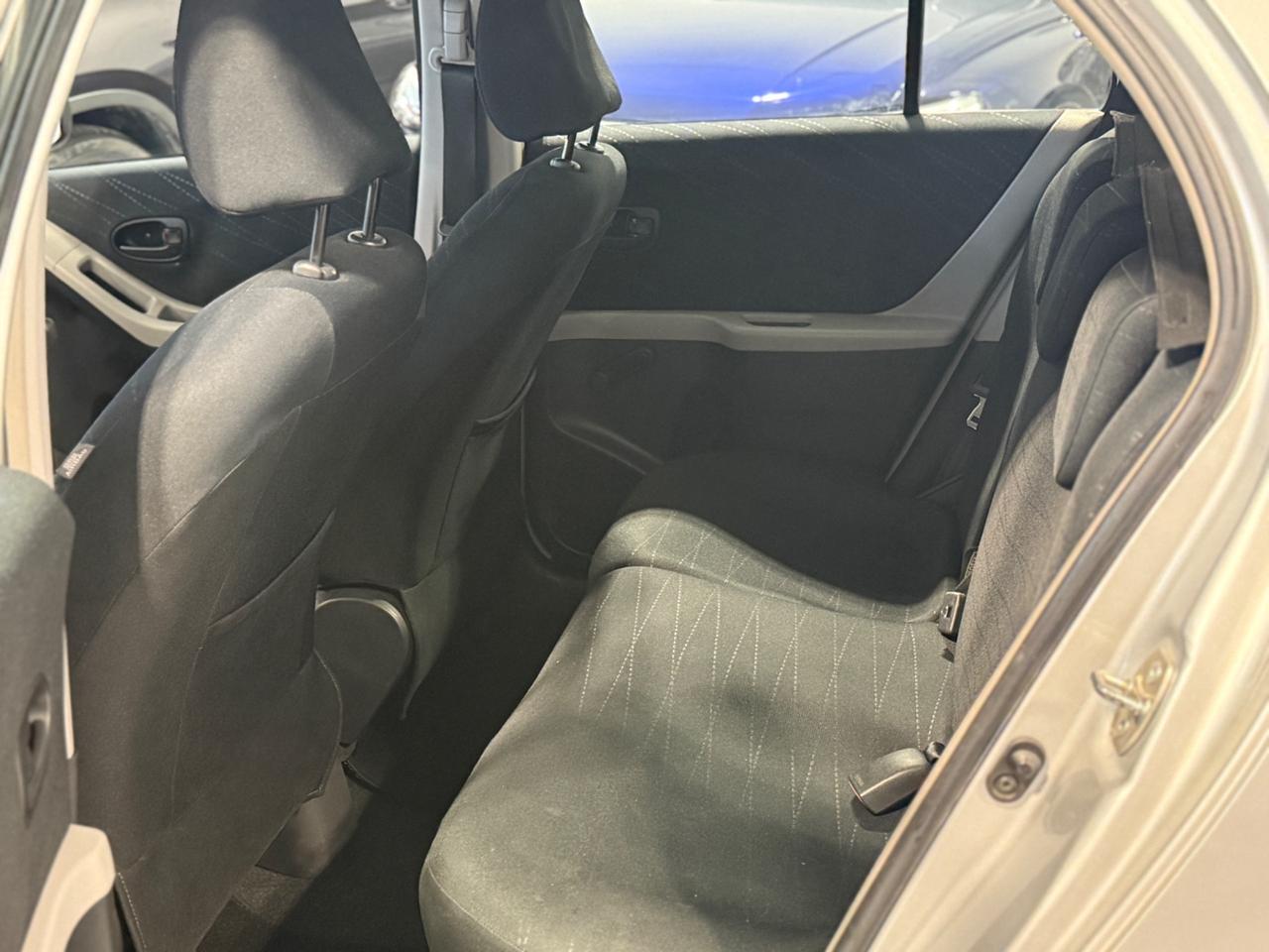 Toyota Yaris 1.0 5 porte Sol