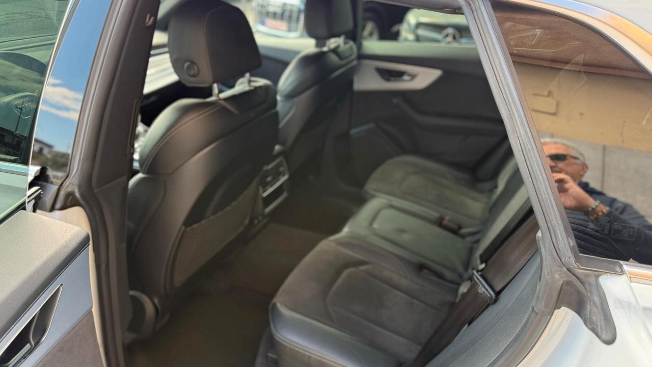 Audi Q8 50 TDI 286 CV quattro tiptronic Sport
