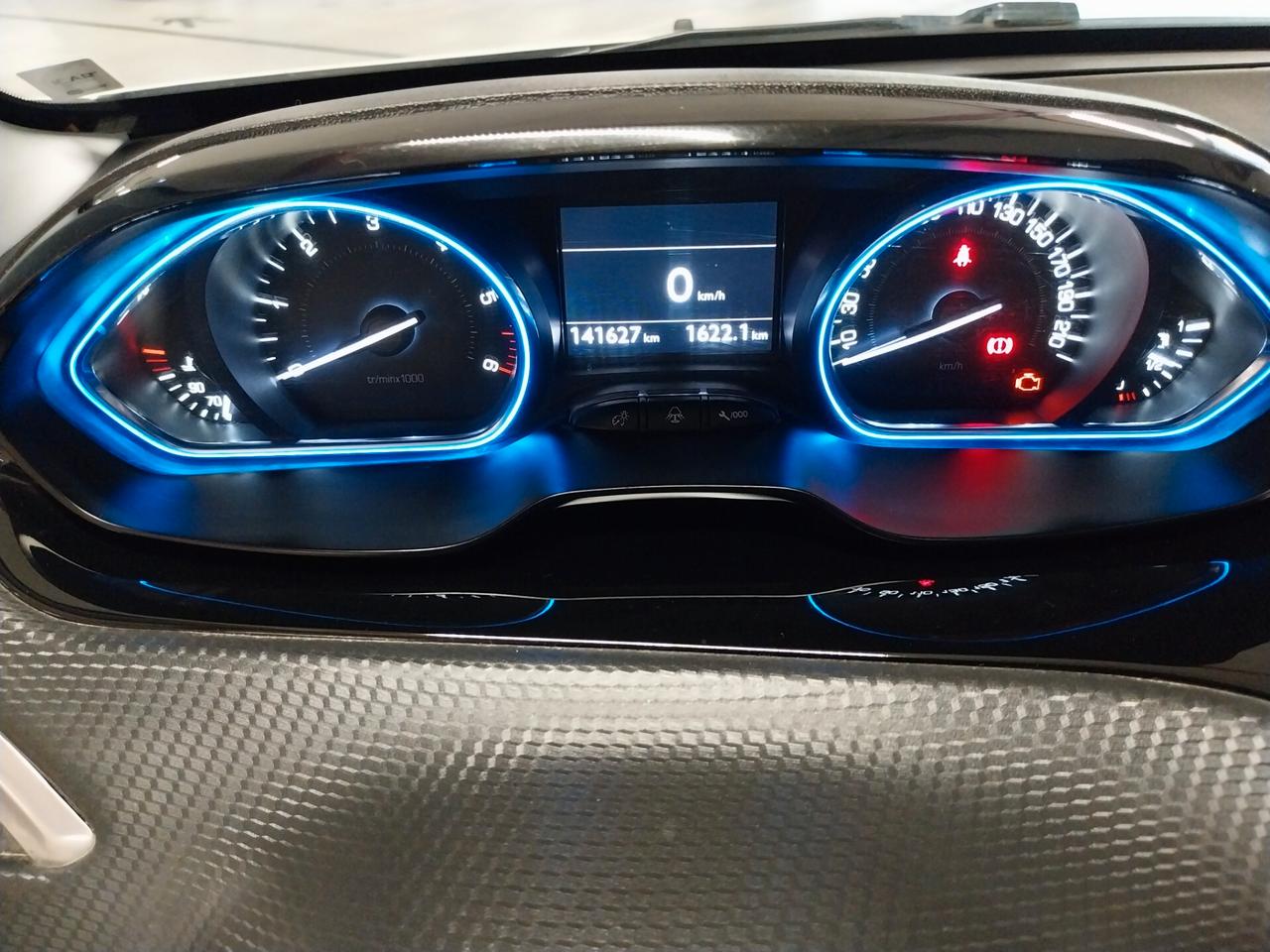 Peugeot 2008 BlueHDi 100 S&S GT Line - ok neopatentati
