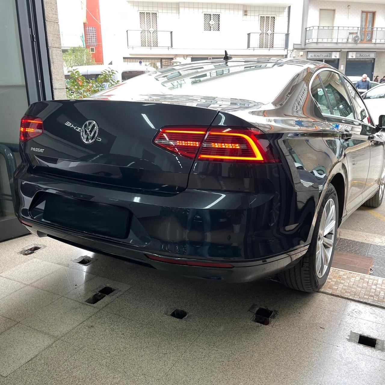 Volkswagen Passat 1.6 TDI 120cv DSG Executive