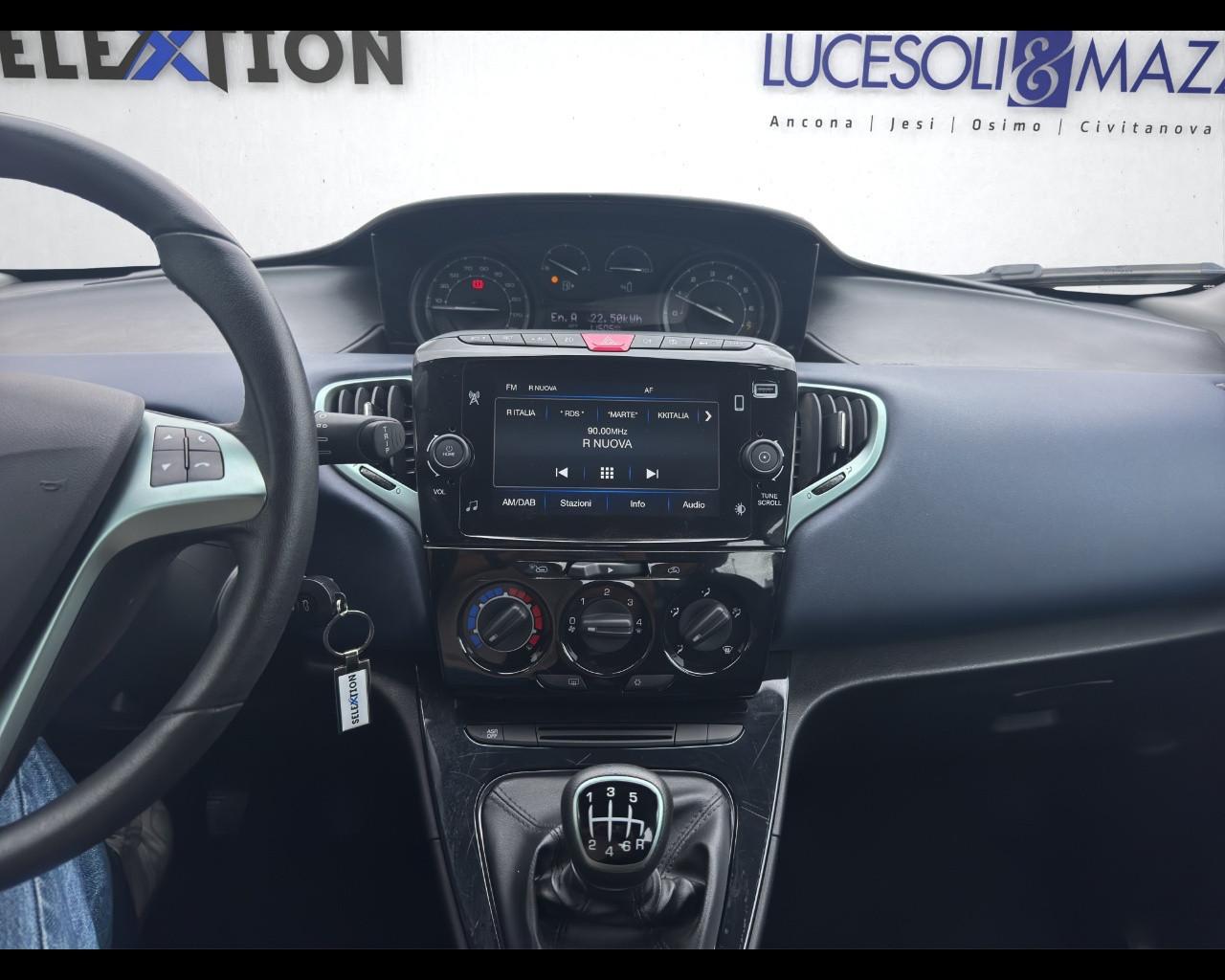 LANCIA Ypsilon 3ª serie - Ypsilon 1.0 FireFly 5 porte S&S Hybrid Gold