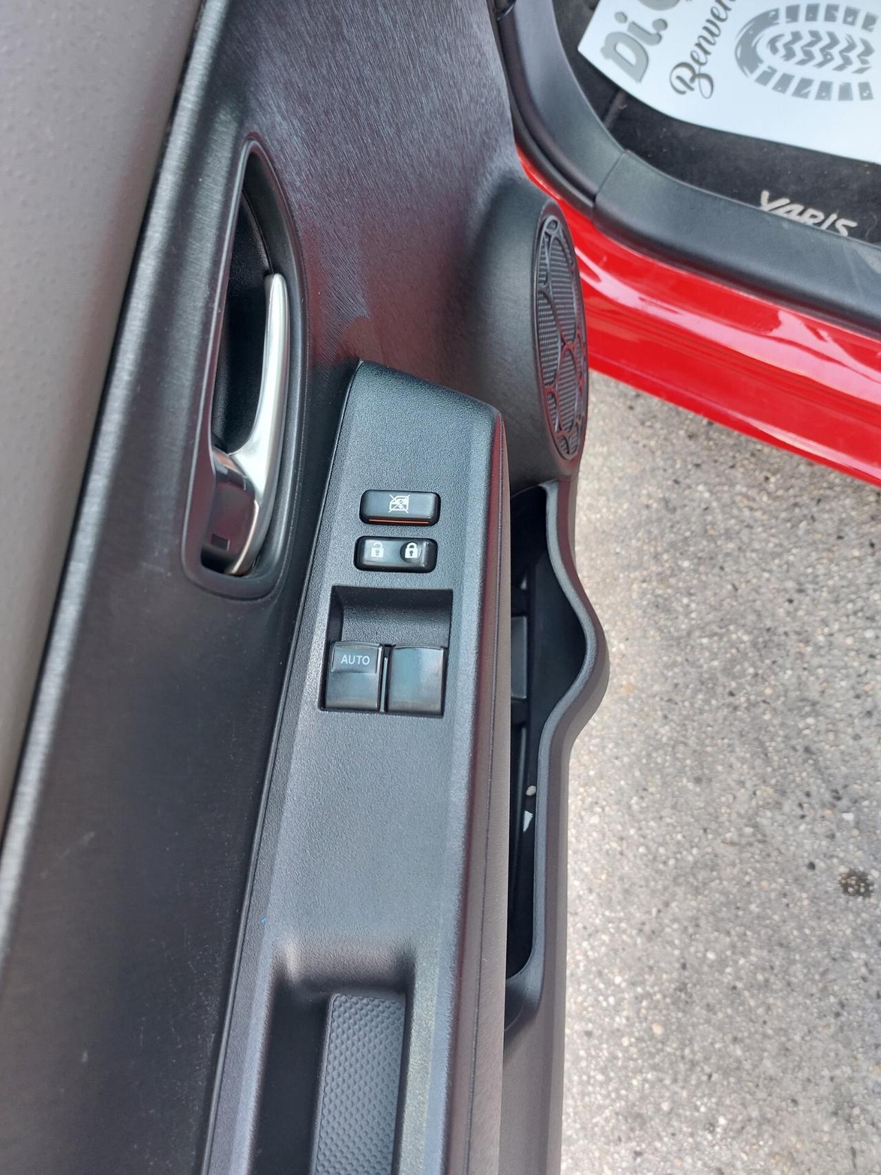 Toyota Yaris 1.0 5 porte Lounge