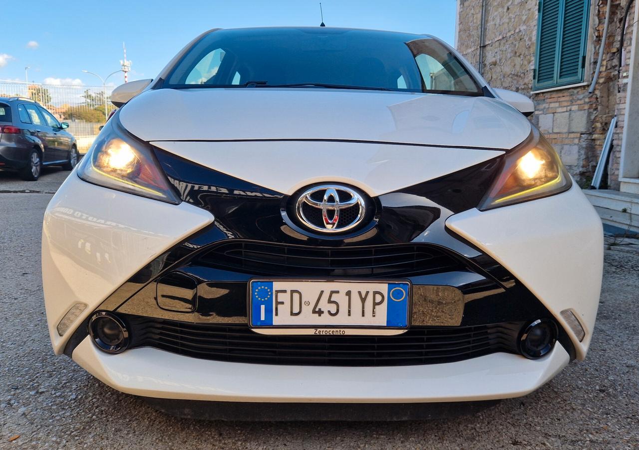 Toyota Aygo 1.0 VVT-i 69 CV 5 porte x-clusiv