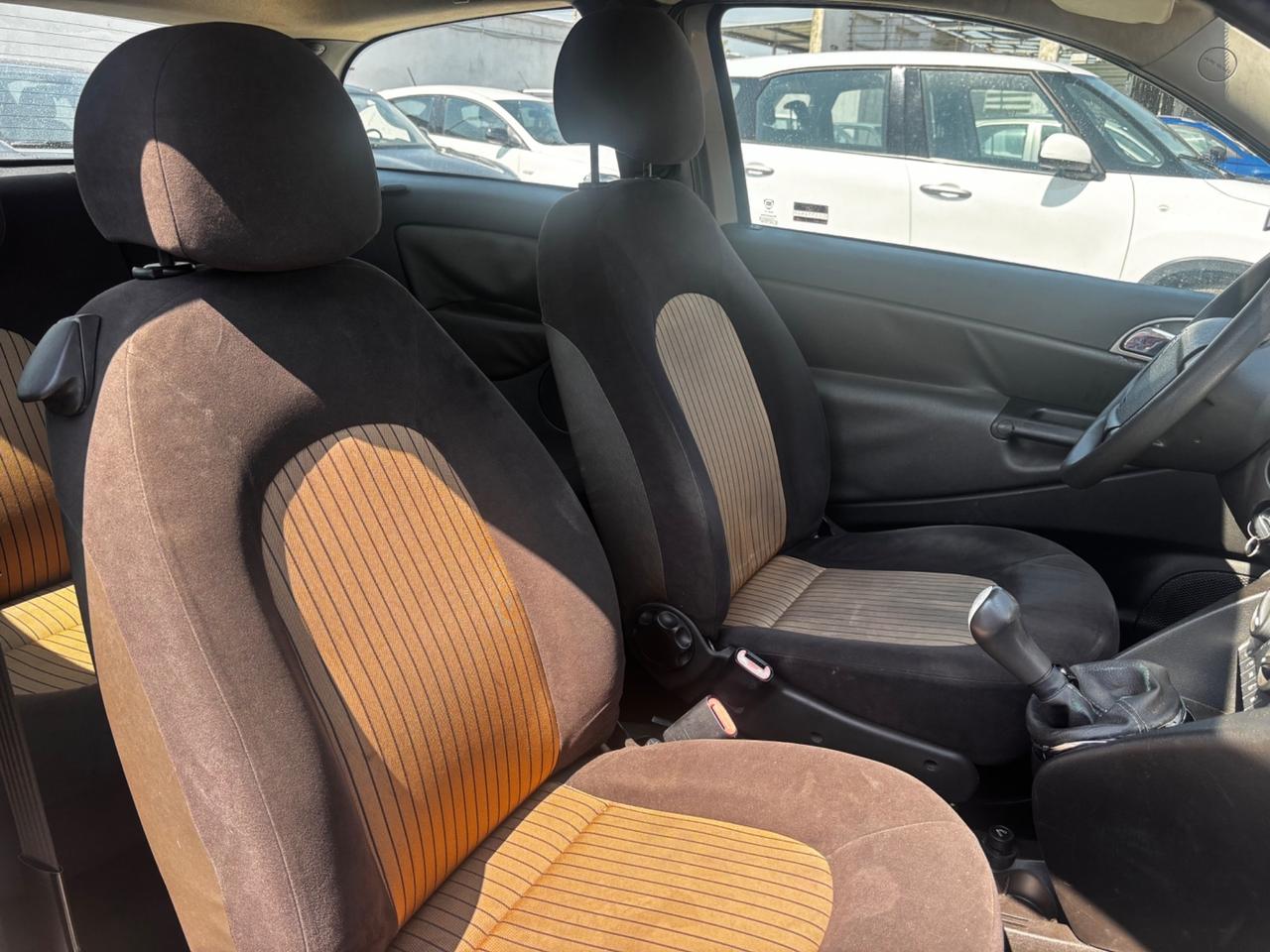 Lancia Ypsilon 1.3 MJT 90 CV Platino